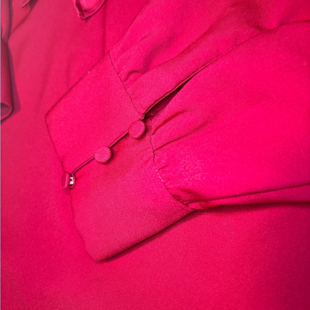 Beautiful pink silk blend top with ruffle detail